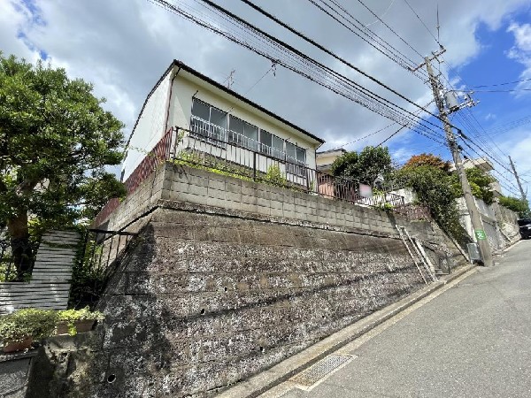 外観:第一種低層住居専用地域の良好な住環境が保たれたエリア