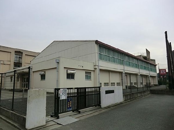 周辺環境:横浜市立下瀬谷中学校(横浜市立下瀬谷中学校まで1300m)