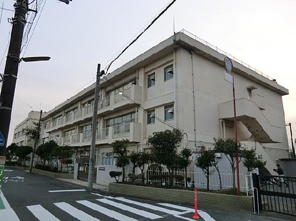 周辺環境:横浜市立宮田中学校(横浜市立宮田中学校まで93m)