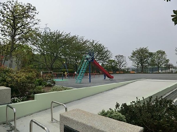 周辺環境:上柏尾第三公園(上柏尾第三公園まで550m)