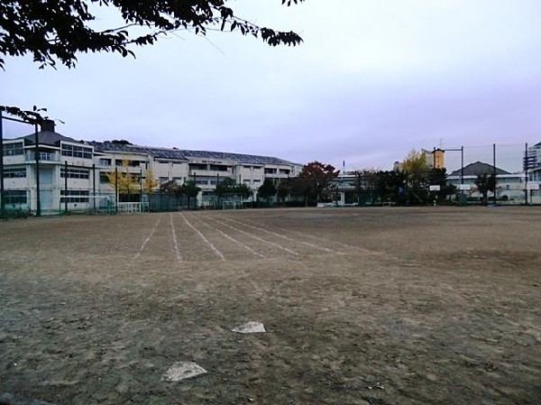 周辺環境:横浜市立茅ケ崎中学校(横浜市立茅ケ崎中学校まで800m)