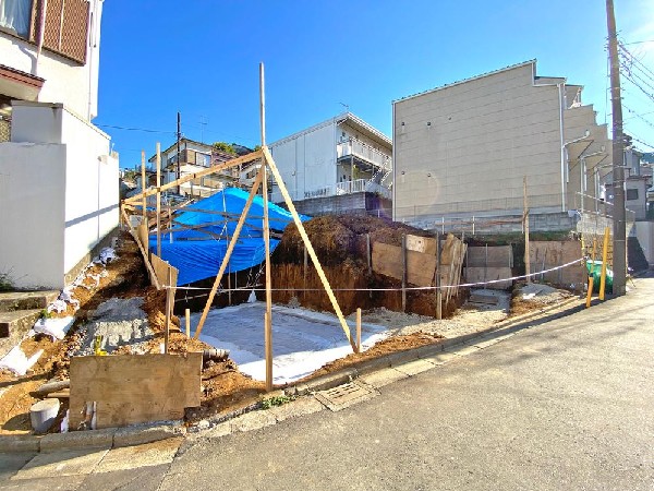 外観:☆☆風通しの良い住宅地☆☆  ゆとりのある住宅地　部屋の窓を開けるとそこには心地よい風が通りぬけます♪