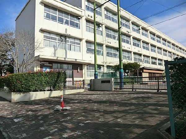 周辺環境:横浜市立新吉田小学校(横浜市立新吉田小学校まで850m)