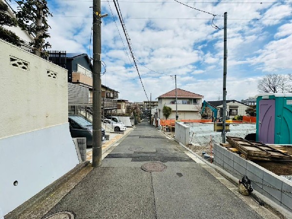 外観:☆☆風通しの良い住宅地☆☆  ゆとりのある住宅地　部屋の窓を開けるとそこには心地よい風が通りぬけます♪