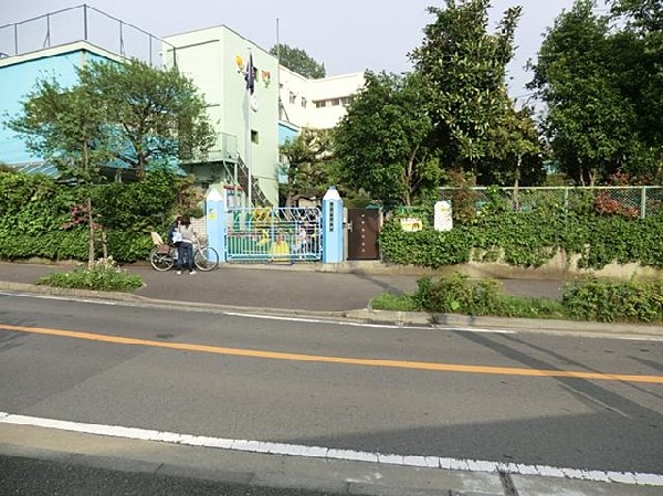 周辺環境:白根幼稚園(白根幼稚園まで850m)