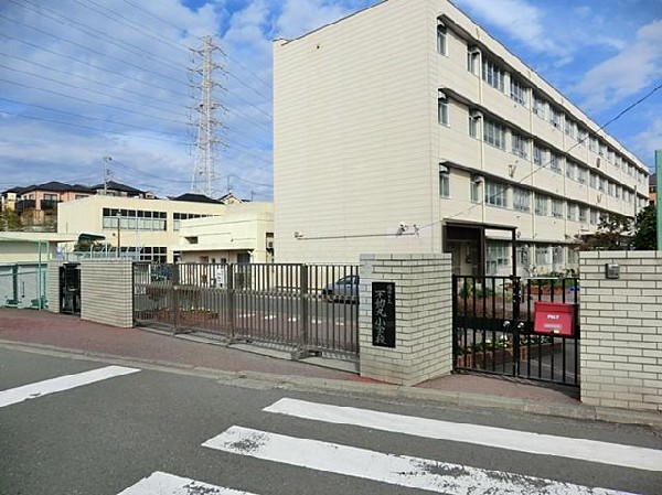 周辺環境:横浜市立不動丸小学校(横浜市立不動丸小学校まで250m)