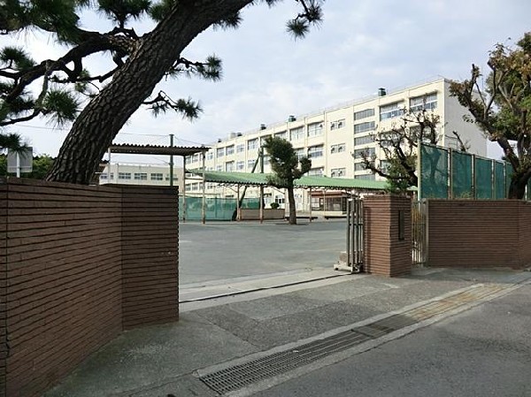 周辺環境:横浜市立希望ケ丘小学校(横浜市立希望ケ丘小学校まで1200m)