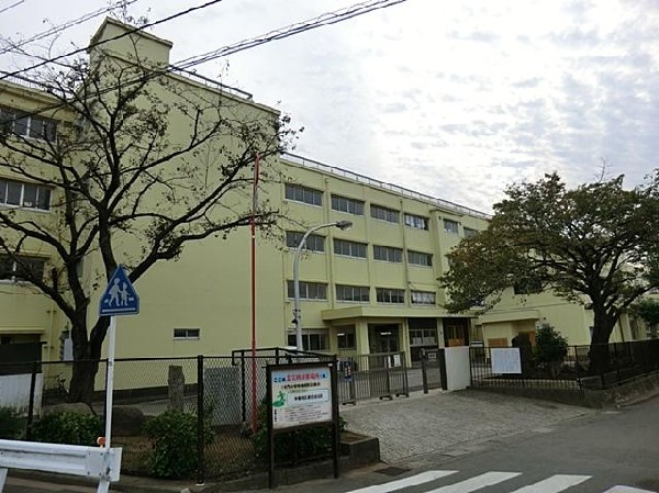 周辺環境:横浜市立大門小学校(横浜市立大門小学校まで650m)