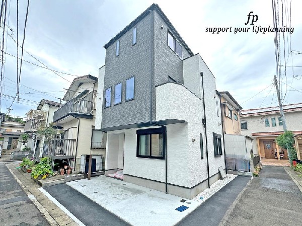 外観:☆☆風通しの良い住宅地☆☆  ゆとりのある住宅地　部屋の窓を開けるとそこには心地よい風が通りぬけます♪