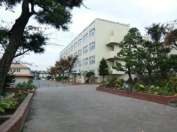 周辺環境:横浜市立文庫小学校(横浜市立文庫小学校まで140m)