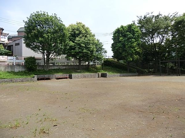 周辺環境:善部町第四公園(善部町第四公園まで400m)