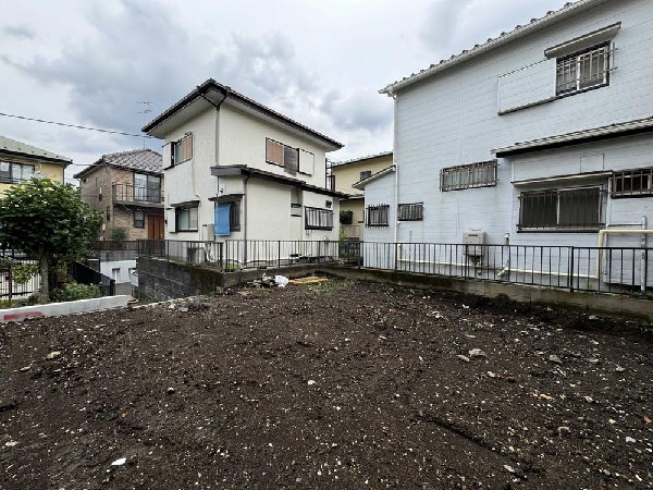 外観:毎日のお散歩も快適な緑に恵まれた閑静な住宅地は、伸び伸びスローライフを叶えてくれます。自然豊富な季節の移ろいを身近に感じられる環境で子育てすれば、お子様もきっと素直に成長してくれるはずです！