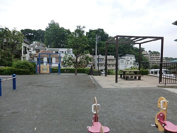 周辺環境:岩崎町第四公園(岩崎町第四公園まで500m)