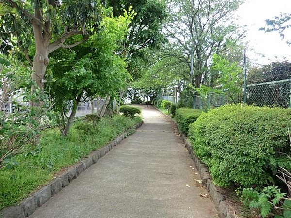 周辺環境:釜台公園(釜台公園まで850m)