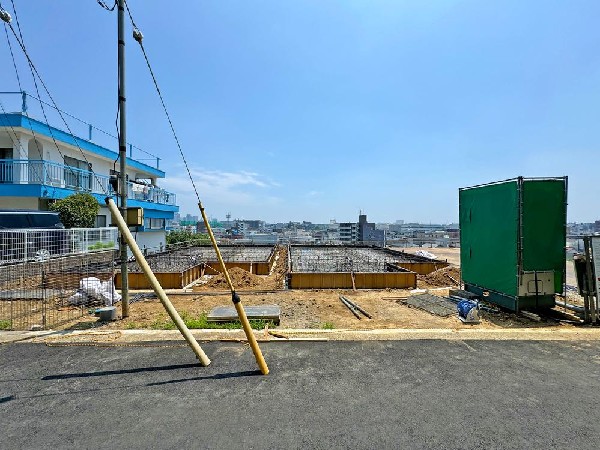 外観:☆☆風通しの良い住宅地☆☆  ゆとりのある住宅地　部屋の窓を開けるとそこには心地よい風が通りぬけます♪