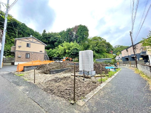 外観:☆☆風通しの良い住宅地☆☆  ゆとりのある住宅地　部屋の窓を開けるとそこには心地よい風が通りぬけます♪