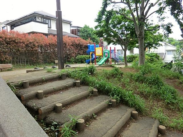 周辺環境:六ツ川二丁目ふれあい公園(六ツ川二丁目ふれあい公園まで300m)