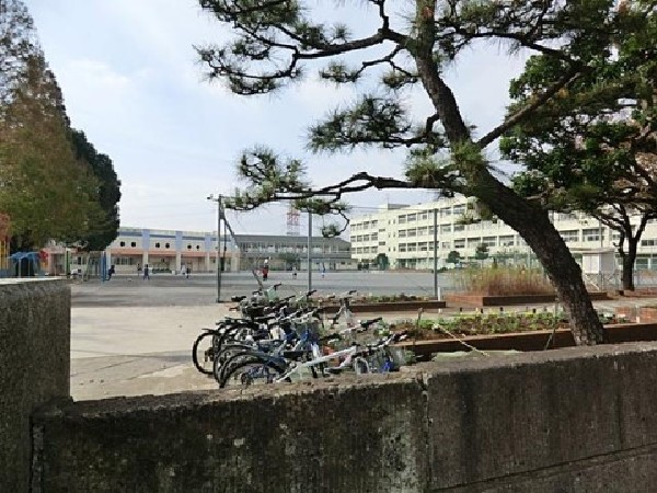 周辺環境:横浜市立東希望が丘小学校(横浜市立東希望が丘小学校まで470m)