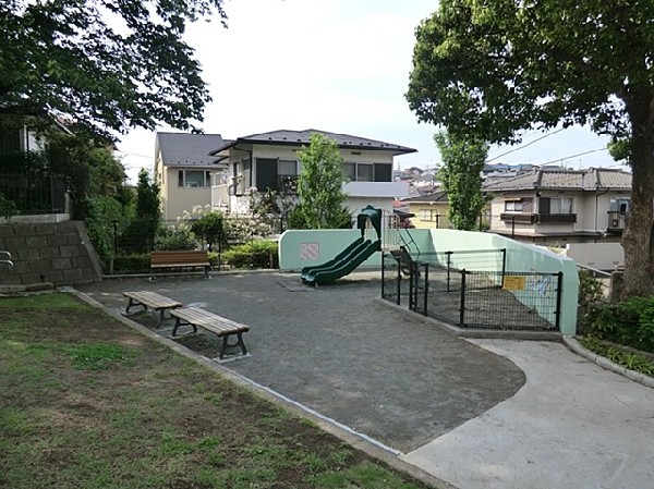 周辺環境:中尾町第二公園(中尾町第二公園まで260ｍ)