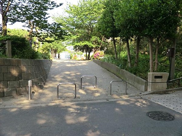 周辺環境:片吹公園(片吹公園まで400m 公園近くでお子様も安心して遊べます♪)