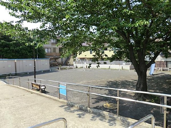 周辺環境:西戸部三丁目公園(西戸部三丁目公園まで50m 公園近くでお子様も安心して遊べます♪)