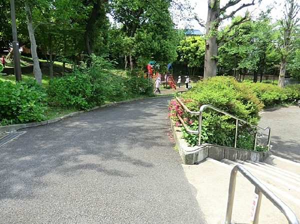 周辺環境:踊場公園(踊場公園まで850ｍ)