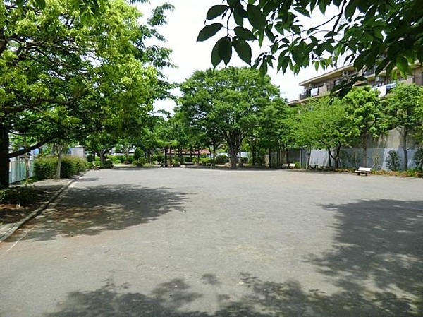 周辺環境:駒岡内町第二公園(駒岡内町第二公園まで600m)