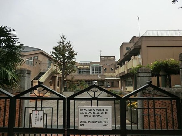 周辺環境:横浜市立大岡小学校(横浜市立大岡小学校まで960m)