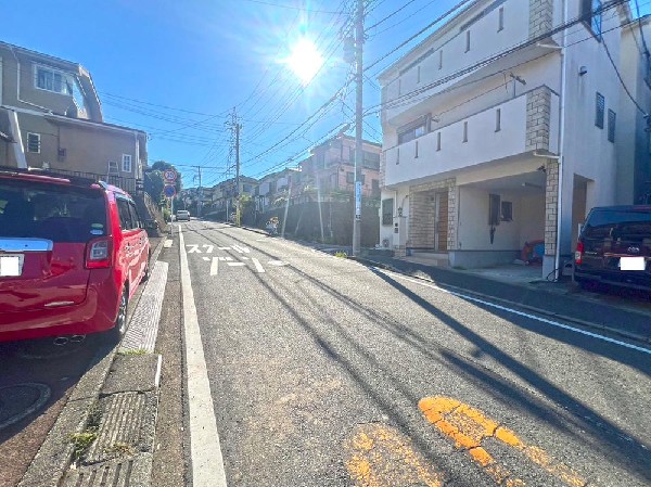 外観:☆☆風通しの良い住宅地☆☆  ゆとりのある住宅地　部屋の窓を開けるとそこには心地よい風が通りぬけます♪