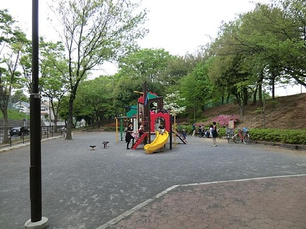 周辺環境:丸山台公園(丸山台公園まで600m)