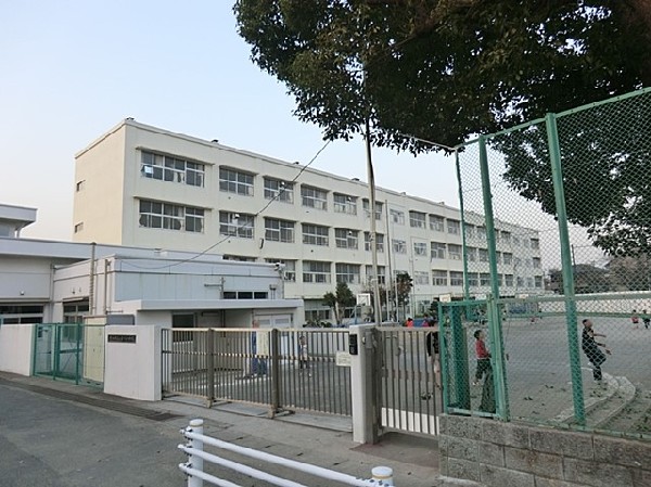 周辺環境:横浜市立上星川小学校