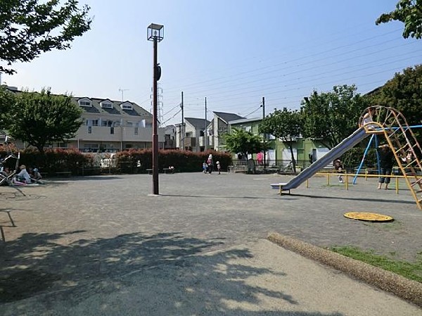 周辺環境:高田ひまわり公園(高田ひまわり公園まで1100m)