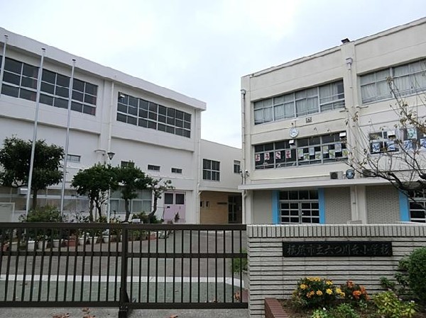 周辺環境:横浜市立六つ川台小学校(横浜市立六つ川台小学校まで400m)