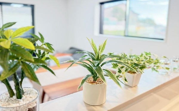 リビングを見渡せるカウンターキッチンでお子様の様子を伺いながら食事の支度が出来ます。家族の気配を感じられる、そんな空間を演出できるキッチンです。