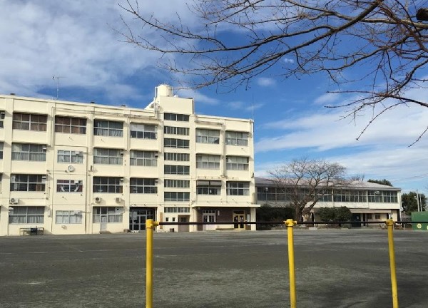 周辺環境:横浜市立深谷小学校(横浜市立深谷小学校まで400m 小学校へ近く、住宅街を抜ける通学路です。幹線道路を渡る必要もなく、平坦なエリアのため、お子様に優しい、負担の軽い通学路です。学校行事の際にもうれしい距離感です。)