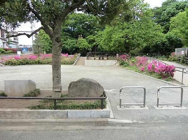 周辺環境:渋沢金井公園(渋沢金井公園まで400m)