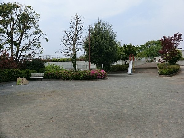 周辺環境:三ツ沢上町公園(三ツ沢上町公園まで180ｍ)