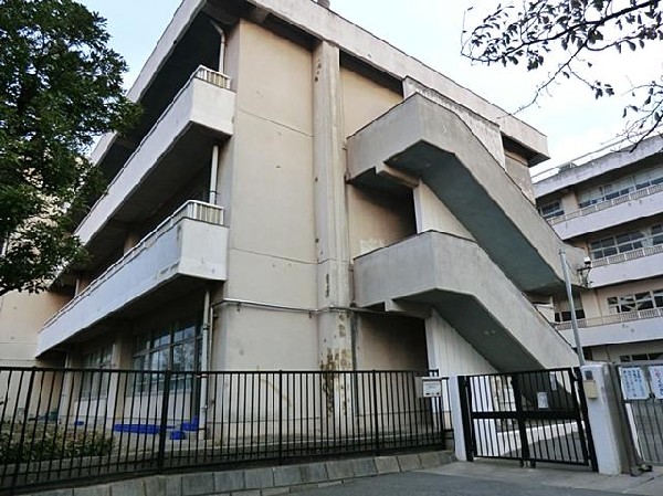 周辺環境:横浜市立高舟台小学校(横浜市立高舟台小学校まで850m)