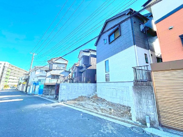 外観:☆☆風通しの良い住宅地☆☆  ゆとりのある住宅地　部屋の窓を開けるとそこには心地よい風が通りぬけます♪