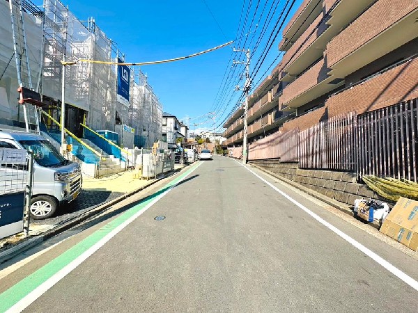 外観:☆☆風通しの良い住宅地☆☆  ゆとりのある住宅地　部屋の窓を開けるとそこには心地よい風が通りぬけます♪