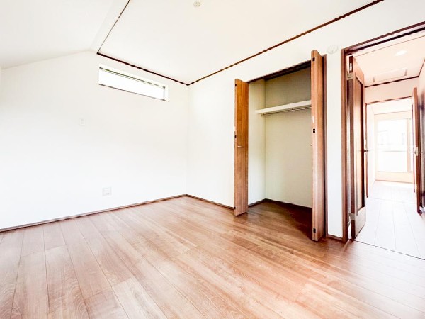 ２４時間換気システムを採用した風通しの良い室内は、湿気がこもりづらく快適に過ごせそうです。