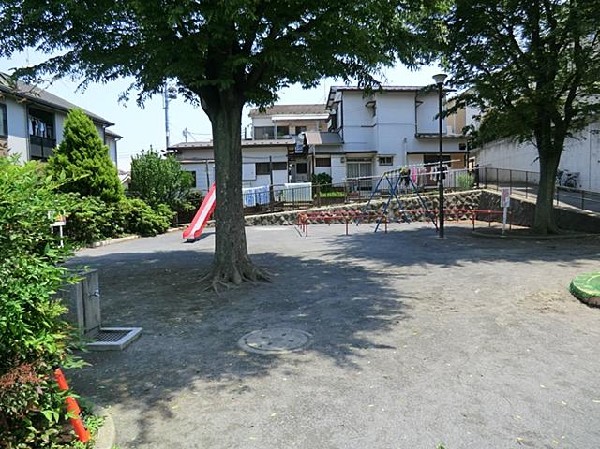 周辺環境:白幡仲町公園(白幡仲町公園まで350m)