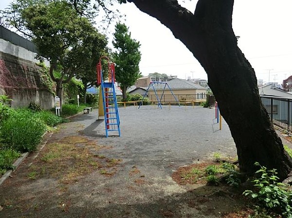 周辺環境:松本公園(松本公園まで300m)