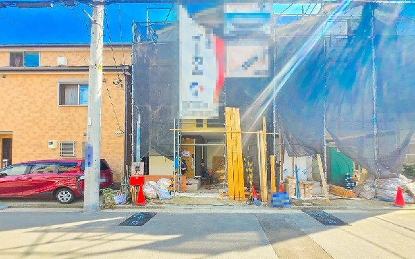 外観:四季の移り変わりを感じられる贅沢な空間。緑の潤いを感じられる環境でホッと生活できそうです。お好みの木々やお花を植えられるスペースもありますので、ちょっとしたガーデニングも楽しめます。