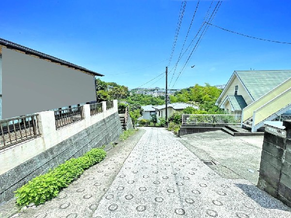 外観:☆☆風通しの良い住宅地☆☆  ゆとりのある住宅地　部屋の窓を開けるとそこには心地よい風が通りぬけます♪