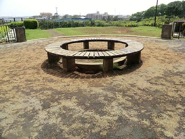 周辺環境:平戸みはらし公園(平戸みはらし公園まで450m 公園近くでお子様も安心して遊べます♪)