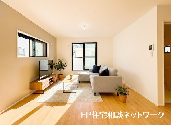 家族と過ごす時間を大切にしたい方にぴったりのゆとりある住空間です。（本画像はCGで作成しており、実際に現地に家具はおかれておりません。また価格に家具は含まれておりません。）