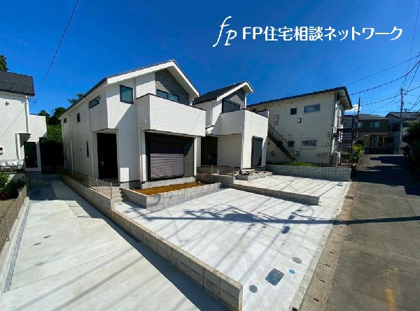 外観:緑に恵まれたエリアで、毎日のお散歩も気持ちよさそうです。自然に包まれた穏やかな暮らしができそうです。