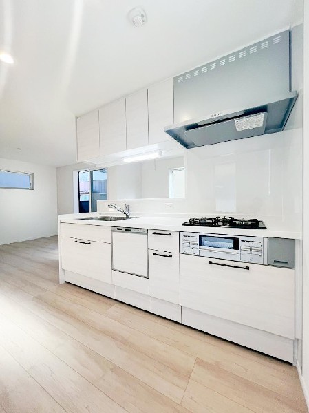 毎日使うキッチンが綺麗で清潔ならお料理を作るのも楽しくなりますよね。機能性とデザイン性を兼ね備えた嬉しいキッチン。