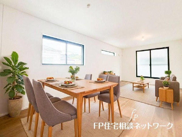 家族と過ごす時間を大切にしたい方にぴったりのゆとりある住空間です。（本画像はCGで作成しており、実際に現地に家具はおかれておりません。また価格に家具は含まれておりません。）